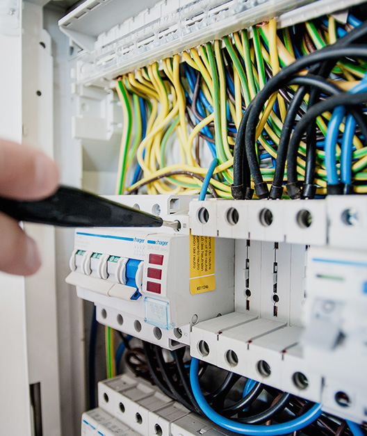 Dépannage électricité : Comment réagir face à une panne électrique chez vous ?